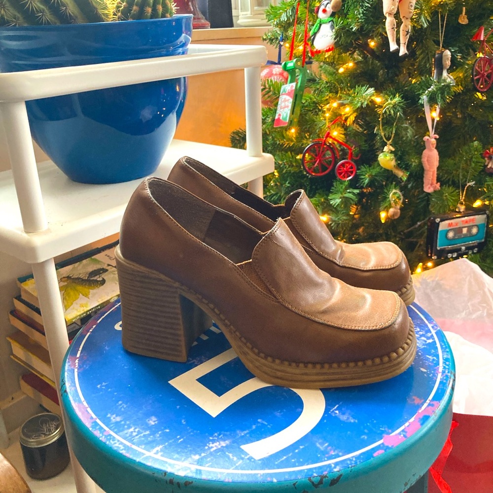 Vintage platform loader